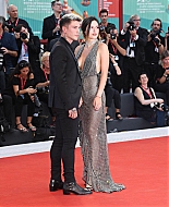 bellathornedaily_jokerpremiere_venicefilmfestival_2811229.jpg