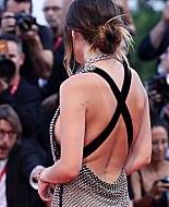 bellathornedaily_jokerpremiere_venicefilmfestival_284729.jpg