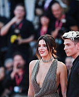 bellathornedaily_jokerpremiere_venicefilmfestival_288929.jpg