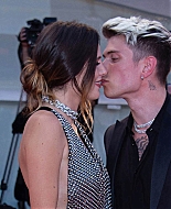bellathornedaily_jokerpremiere_venicefilmfestival_289329.jpg