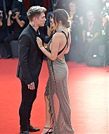 bellathornedaily_jokerpremiere_venicefilmfestival_289729.jpg