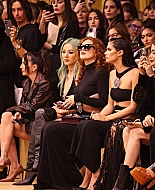 Filename=bellathornedaily_robertocavalli_mfw_282629.jpg
Filesize=452KiB
Dimensions=1365x2048
Date added=Dec 22, 2025 bellathornedaily_robertocavalli_mfw_282629.jpg