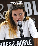 bellathornedaily_signingherbook_thegrove_speech_28129.jpg