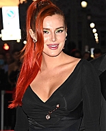 bellathornedaily_timeisup_premiere_redcarpet_rome_282629.jpg
